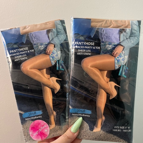 NUDE SKIN SUPER SHINY SILKY SEAMLESS MAKE YOUR LEGS LOOK PERFECT PANTYHOSE 🤩🤩 - Picture 5 of 5